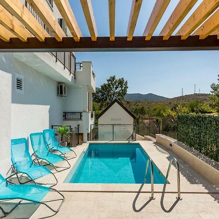 House Luce With Pool Čisla Exterior foto