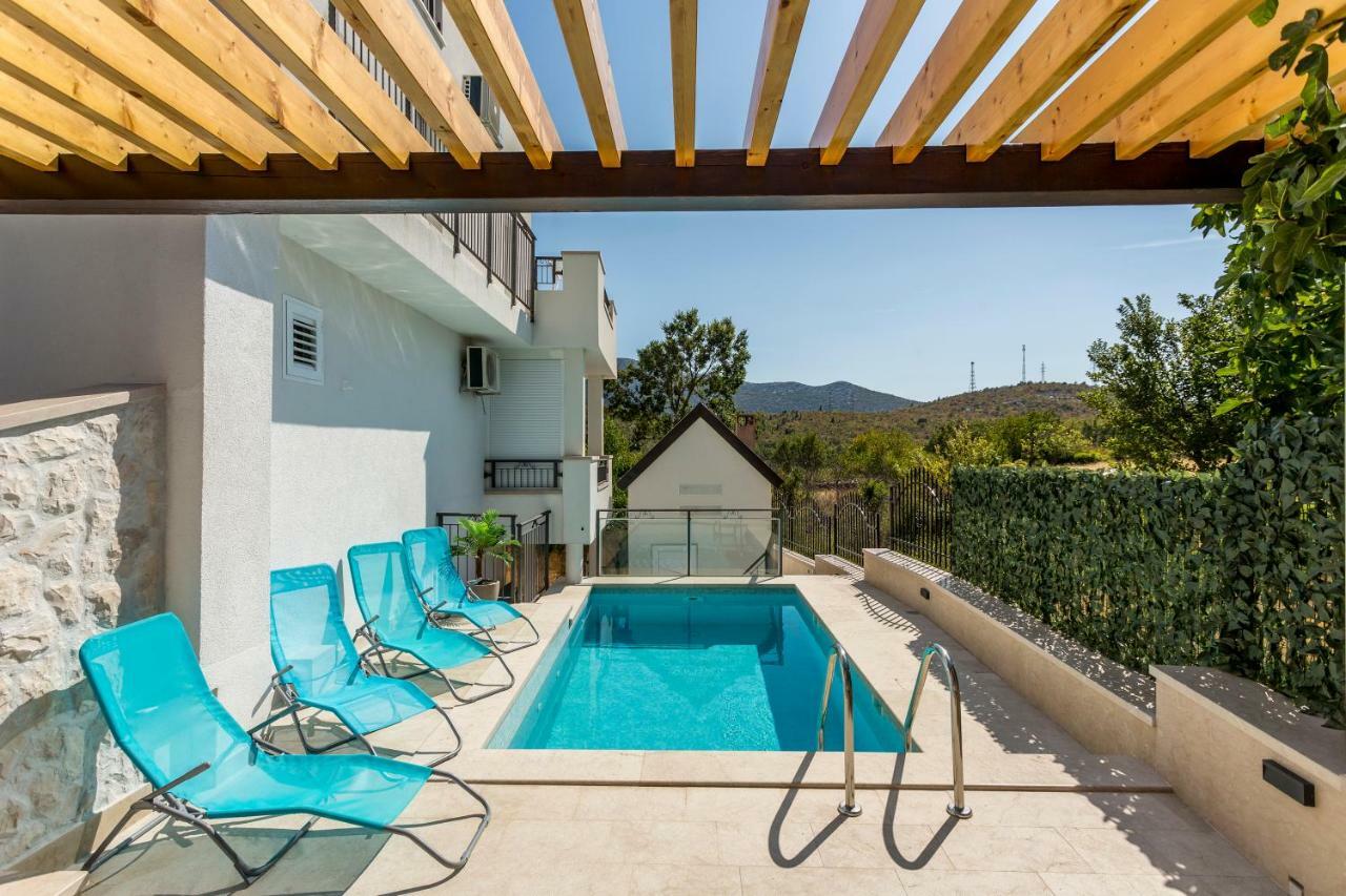 House Luce With Pool Čisla Exterior foto