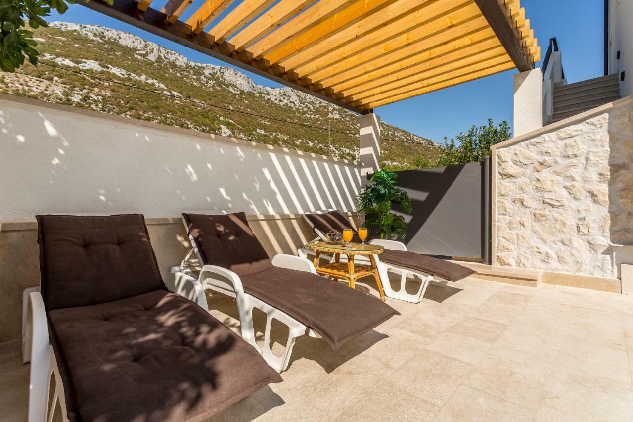 House Luce With Pool Čisla Exterior foto