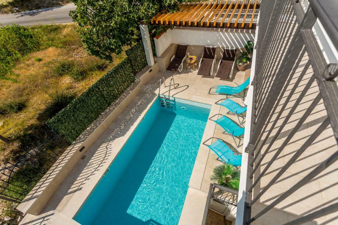 House Luce With Pool Čisla Exterior foto