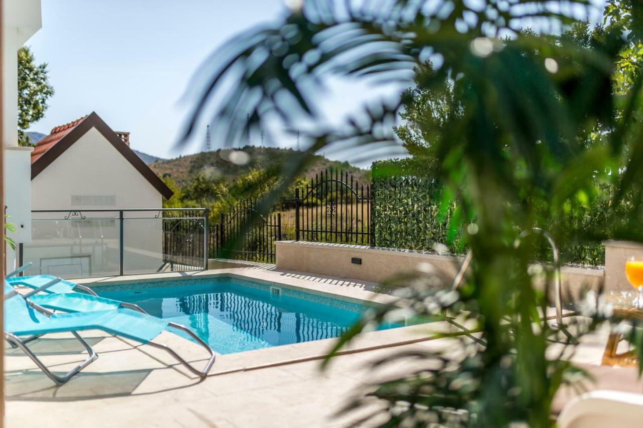 House Luce With Pool Čisla Exterior foto