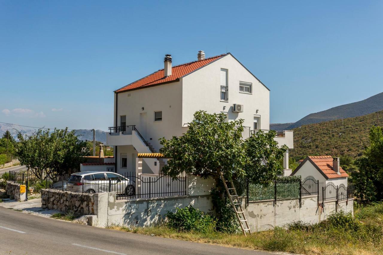 House Luce With Pool Čisla Exterior foto
